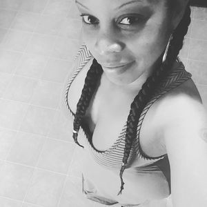 Meet your Posher, Dee